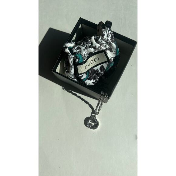 Gucci Textured Interlocking G Pendant Logo Silver Necklace w/ Gift Box NWOT - Picture 12 of 15